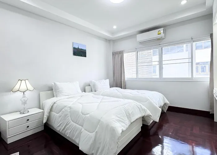 Blissful Heaven At Bts Phromphong Emdistrict Shopping Area Hotel Bangkok