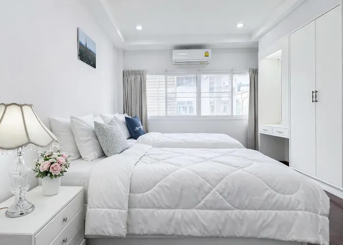 Hotel Blissful Heaven At Bts Phromphong Emdistrict Shopping Area 2*