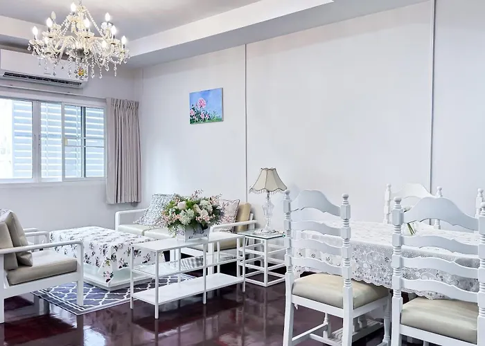 Blissful Heaven At Bts Phromphong Emdistrict Shopping Area