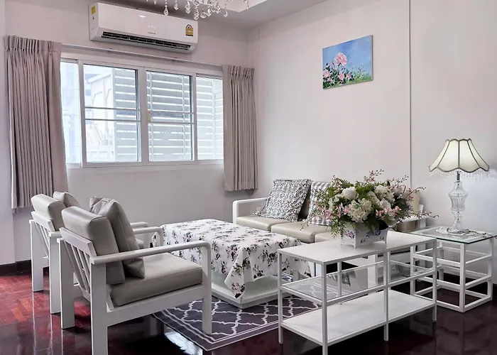Hotel Blissful Heaven At Bts Phromphong Emdistrict Shopping Area
