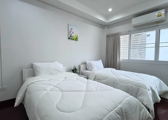 Blissful Heaven Bts Phrom Phong 3*