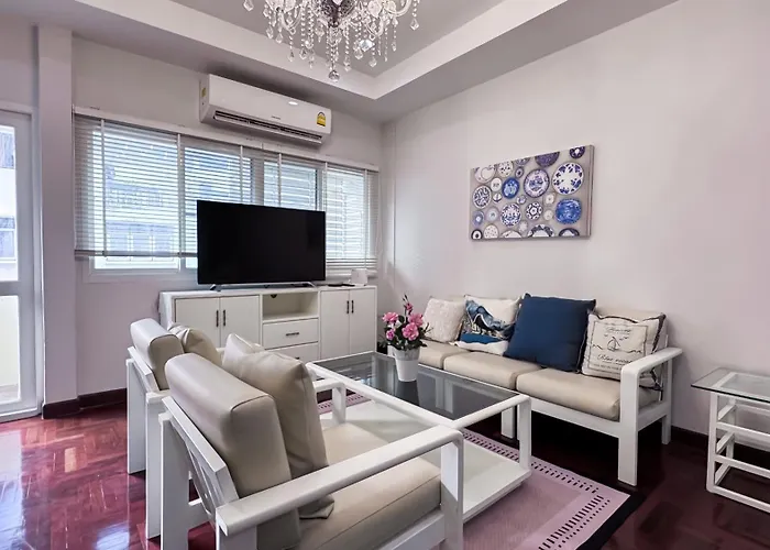 Blissful Heaven At Bts Phromphong Emdistrict Shopping Area Hotel
